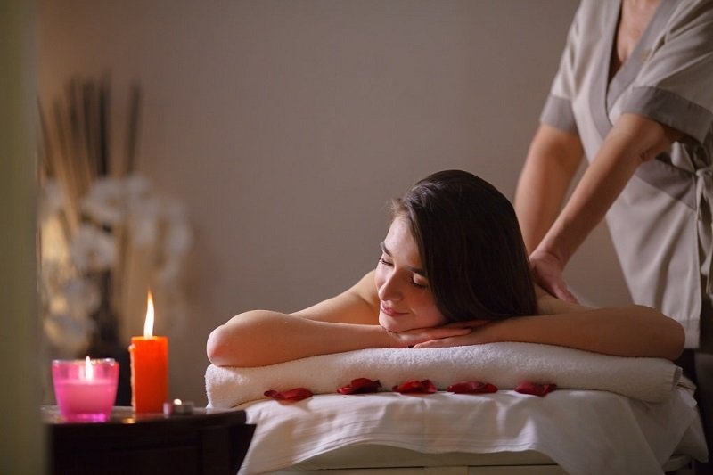 MASSAGE TẬN NƠI PHƯỜNG AN ĐÔNG - TRẢI NGHIỆM SPA 5 SAO TẠI NHÀ 2 Massage Tận Nơi Phường An Đông - CD MASSAGE Mang Đến Liệu Pháp Thái, Thụy Điển, Cạo Gió Tại Gia
