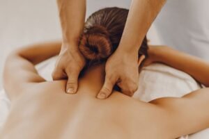 MASSAGE TẠI NHÀ TÂN BÌNH : KỸ THUẬT BẤM HUYỆT TRỊ LIỆU CHUẨN Y HỌC 9 massage tại nhà Tân bình